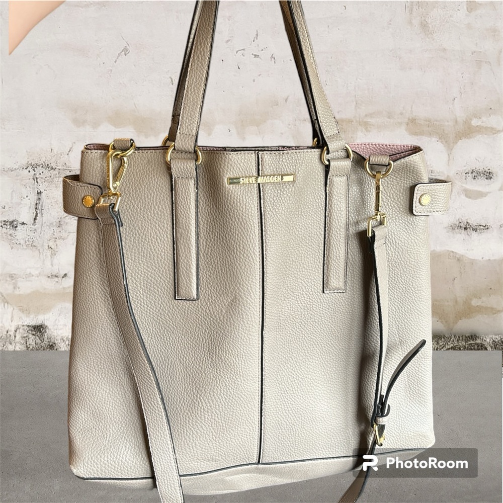 Steve Madden Large Tote w/Shoulder Strap - Picture 1 of 8